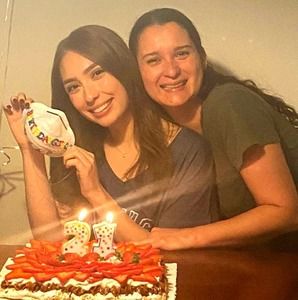 Meet your Posher, Beatriz